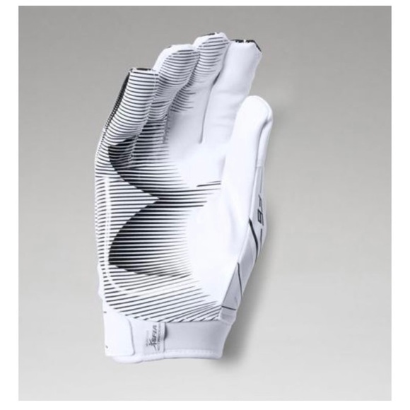Under Armour Football Gloves - Picture 2 of 6